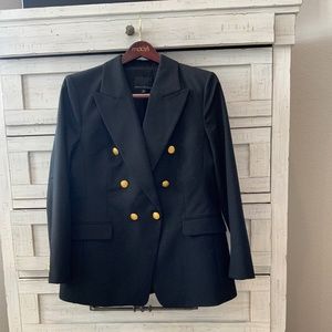Classic Captain’s Style Blazer from Banana Republic’s 2023 Winter Collection